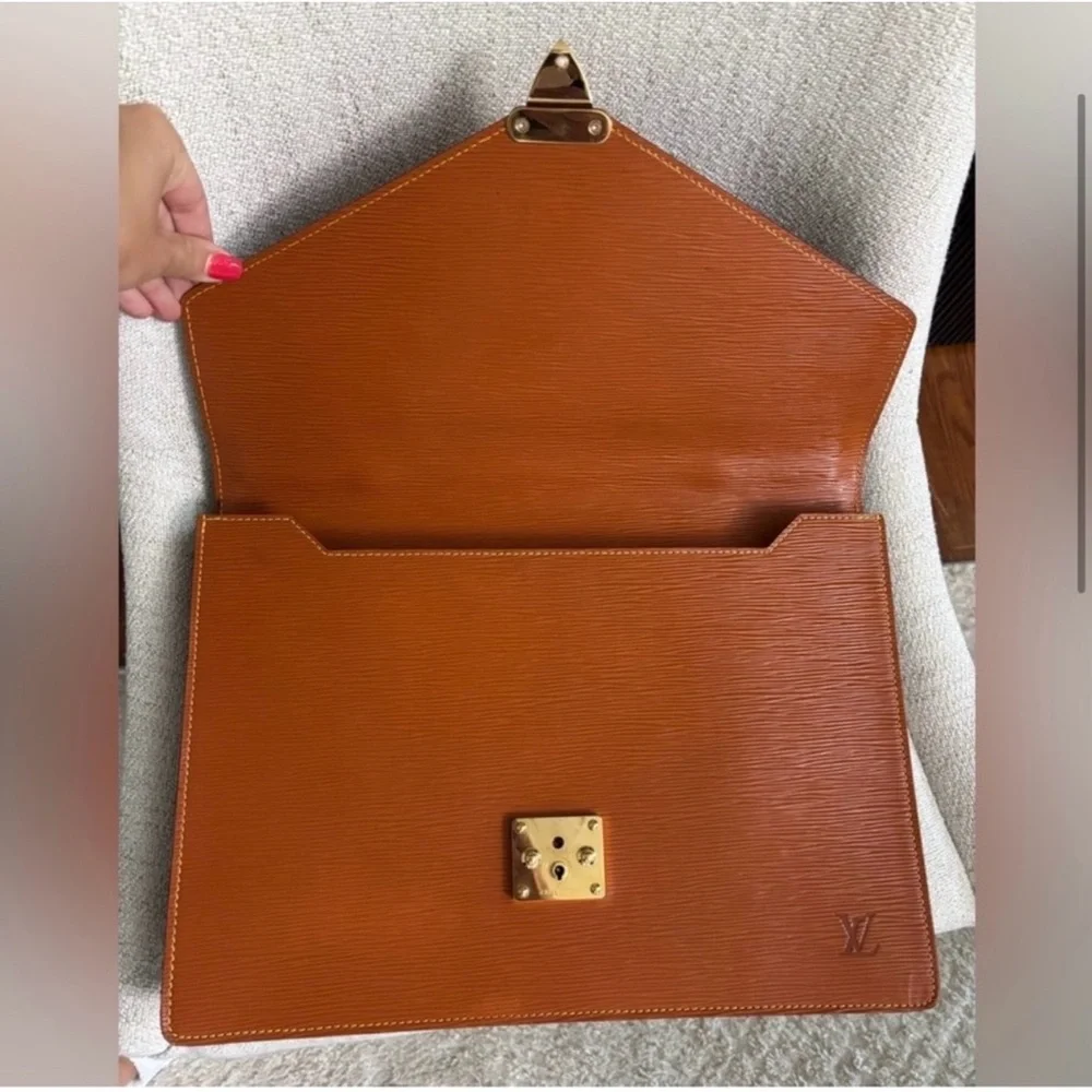 Authentic Louis Vuitton Ambassador brown leather epi briefcase with strap